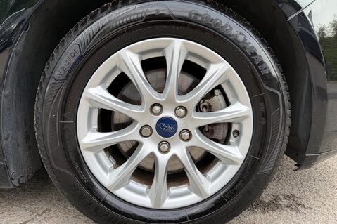Ford Mondeo TITANIUM HEV - £20 ROAD TAX - 1 OWNER - FSH WITH 9 SERVICES 50