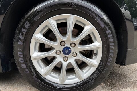 Ford Mondeo TITANIUM HEV - £20 ROAD TAX - 1 OWNER - FSH WITH 9 SERVICES 52