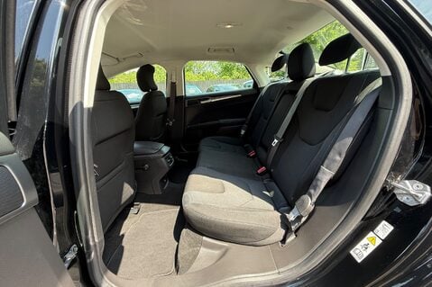 Ford Mondeo TITANIUM HEV - £20 ROAD TAX! - 1 OWNER - 8 SERVICES - APPLE CAR PLAY 25