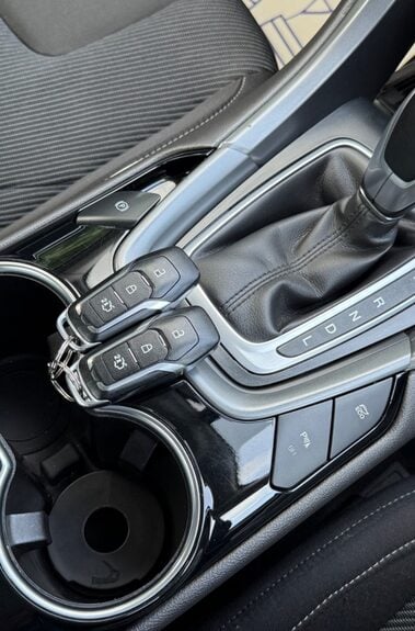 Ford Mondeo TITANIUM HEV - £20 ROAD TAX! - 1 OWNER - 8 SERVICES - APPLE CAR PLAY 