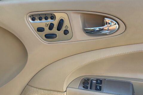 Jaguar XK COUPE - ONE OWNER FROM NEW - FULL JAGUAR & JAG SPECIALIST SERVICE HISTORY 33