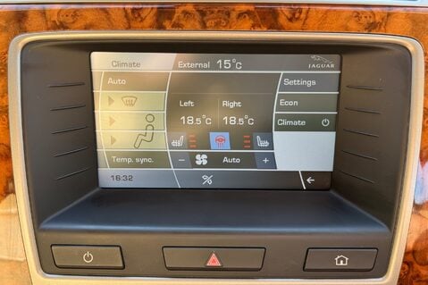 Jaguar XK COUPE - ONE OWNER FROM NEW - FULL JAGUAR & JAG SPECIALIST SERVICE HISTORY 39