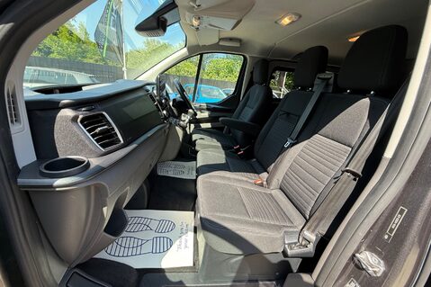 Ford Transit Custom 320 LIMITED DCIV ECOBLUE 6 SEATER CREWVAN -NEW WET BELT -NO VAT - CAMERA 3