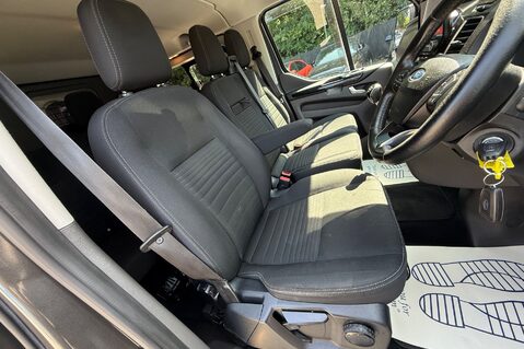 Ford Transit Custom 320 LIMITED DCIV ECOBLUE 6 SEATER CREWVAN -NEW WET BELT -NO VAT - CAMERA 27