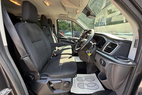 Ford Transit Custom 320 LIMITED DCIV ECOBLUE 6 SEATER CREWVAN -NEW WET BELT -NO VAT - CAMERA 17