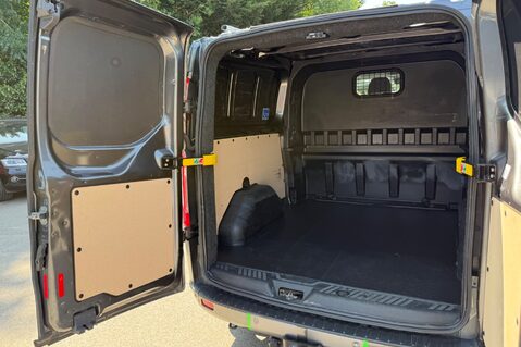 Ford Transit Custom 320 LIMITED DCIV ECOBLUE 6 SEATER CREWVAN -NEW WET BELT -NO VAT - CAMERA 44