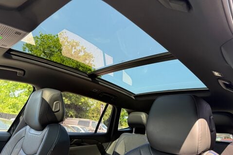 Volkswagen Tiguan R-LINE TSI DSG - FULL LEATHER - PANORAMIC SUNROOF - RARE SPEC 4