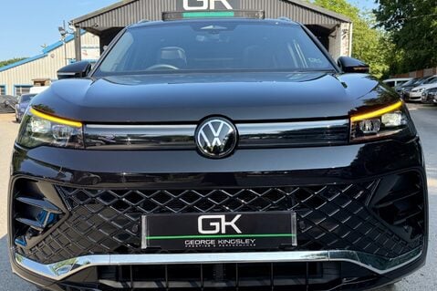 Volkswagen Tiguan R-LINE TSI DSG - FULL LEATHER - PANORAMIC SUNROOF - RARE SPEC 23