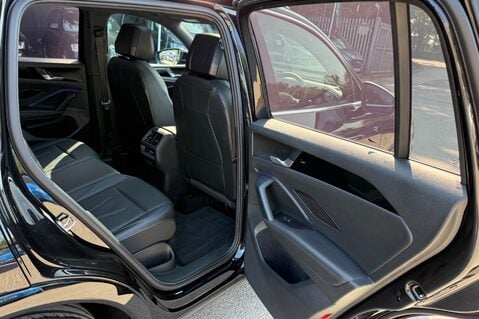 Volkswagen Tiguan R-LINE TSI DSG - FULL LEATHER - PANORAMIC SUNROOF - RARE SPEC 38