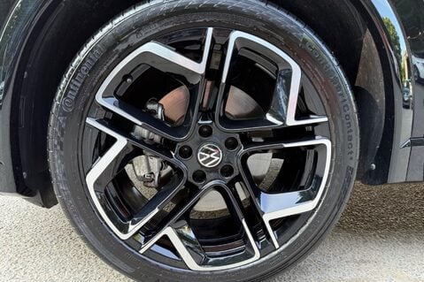 Volkswagen Tiguan R-LINE TSI DSG - FULL LEATHER - PANORAMIC SUNROOF - RARE SPEC 74