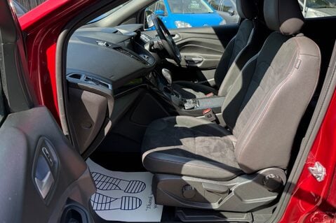 Ford Kuga ST-LINE AUTOMATIC - APPLE CAR PLAY - FULL FORD SERVICE HISTORY 3