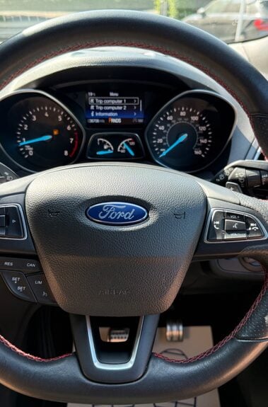 Ford Kuga ST-LINE AUTOMATIC - APPLE CAR PLAY - FULL FORD SERVICE HISTORY 