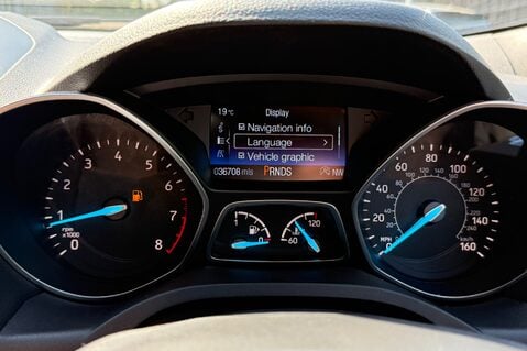 Ford Kuga ST-LINE AUTOMATIC - APPLE CAR PLAY - FULL FORD SERVICE HISTORY 37