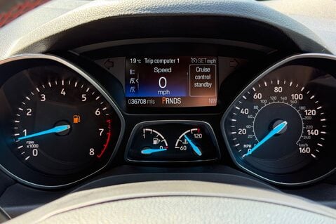 Ford Kuga ST-LINE AUTOMATIC - APPLE CAR PLAY - FULL FORD SERVICE HISTORY 40