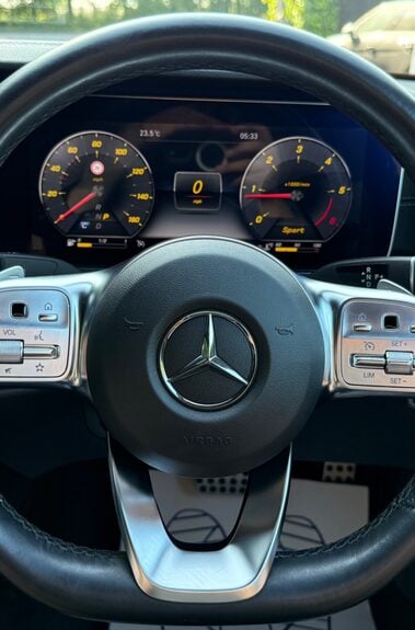 Mercedes-Benz E Class E 220 D AMG LINE - WIDESCREEN COCKPIT - FULL SERVICE HISTORY 
