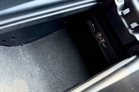 Mercedes-Benz E Class E 220 D AMG LINE - WIDESCREEN COCKPIT - FULL SERVICE HISTORY 51