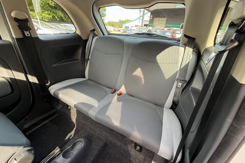 Fiat 500 POP DUALOGIC - AUTOMATIC - APPLE CAR PLAY - REVERSE CAMERA - £20 ROAD TAX 11