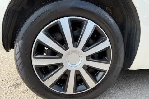 Fiat 500 POP DUALOGIC - AUTOMATIC - APPLE CAR PLAY - REVERSE CAMERA - £20 ROAD TAX 42