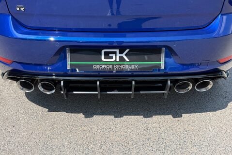 Volkswagen Golf R TSI 4MOTION DSG -PRETORIAS -BODYKIT -PAN ROOF -MILLTEK -APPLE CARPLAY  18
