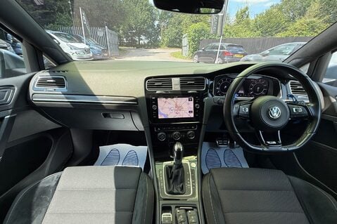 Volkswagen Golf R TSI 4MOTION DSG -PRETORIAS -BODYKIT -PAN ROOF -MILLTEK -APPLE CARPLAY  29