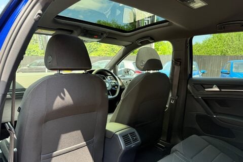 Volkswagen Golf R TSI 4MOTION DSG -PRETORIAS -BODYKIT -PAN ROOF -MILLTEK -APPLE CARPLAY  30