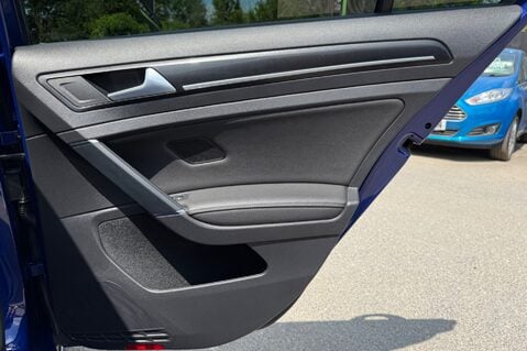 Volkswagen Golf R TSI 4MOTION DSG -PRETORIAS -BODYKIT -PAN ROOF -MILLTEK -APPLE CARPLAY  38