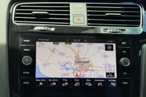 Volkswagen Golf R TSI 4MOTION DSG -PRETORIAS -BODYKIT -PAN ROOF -MILLTEK -APPLE CARPLAY  49