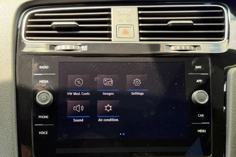 Volkswagen Golf R TSI 4MOTION DSG -PRETORIAS -BODYKIT -PAN ROOF -MILLTEK -APPLE CARPLAY  57