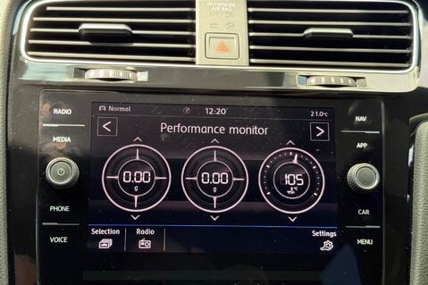Volkswagen Golf R TSI 4MOTION DSG -PRETORIAS -BODYKIT -PAN ROOF -MILLTEK -APPLE CARPLAY  59