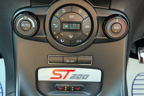 Ford Fiesta ST200 - MILLTEK EXHAUST - FULL SERVICE HISTORY -REVERSE CAMERA -EVERY EXTRA 31