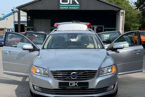 Volvo V70 D5 SE LUX - BLIS - FAMILY PACK - LDW - 8 SERVICES RECORDED 19