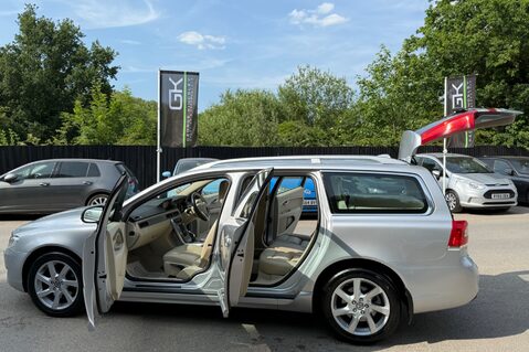 Volvo V70 D5 SE LUX - BLIS - FAMILY PACK - LDW - 8 SERVICES RECORDED 21