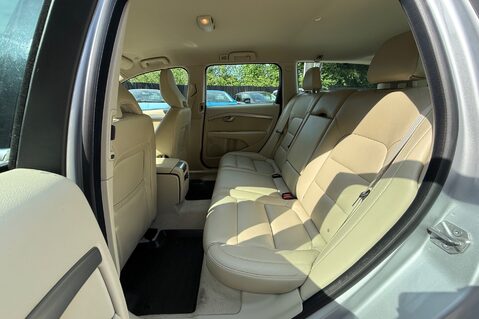 Volvo V70 D5 SE LUX - BLIS - FAMILY PACK - LDW - 8 SERVICES RECORDED 17