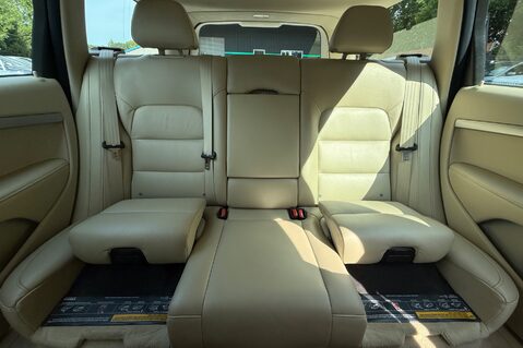 Volvo V70 D5 SE LUX - BLIS - FAMILY PACK - LDW - 8 SERVICES RECORDED 26