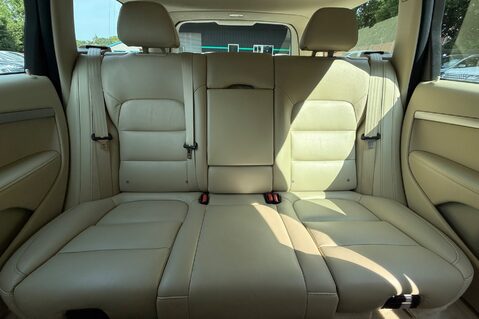 Volvo V70 D5 SE LUX - BLIS - FAMILY PACK - LDW - 8 SERVICES RECORDED 16