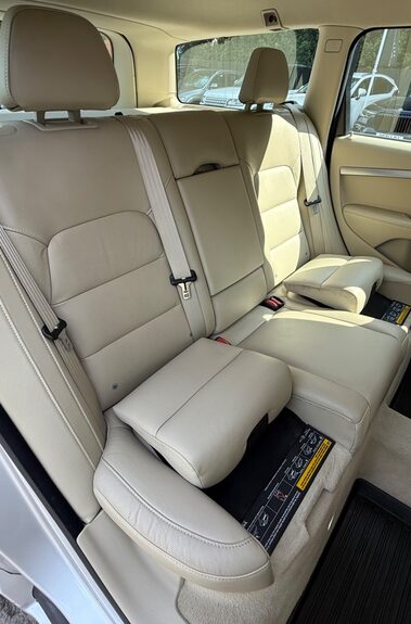 Volvo V70 D5 SE LUX - BLIS - FAMILY PACK - LDW - 8 SERVICES RECORDED 
