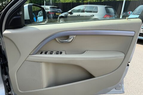 Volvo V70 D5 SE LUX - BLIS - FAMILY PACK - LDW - 8 SERVICES RECORDED 35