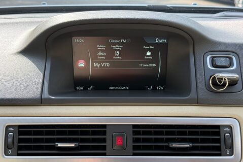 Volvo V70 D5 SE LUX - BLIS - FAMILY PACK - LDW - 8 SERVICES RECORDED 40