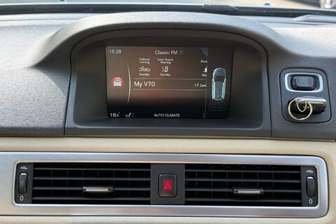 Volvo V70 D5 SE LUX - BLIS - FAMILY PACK - LDW - 8 SERVICES RECORDED 47