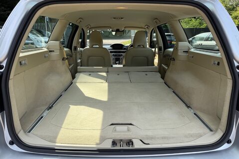 Volvo V70 D5 SE LUX - BLIS - FAMILY PACK - LDW - 8 SERVICES RECORDED 52