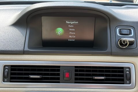 Volvo V70 D5 SE LUX - BLIS - FAMILY PACK - LDW - 8 SERVICES RECORDED 54