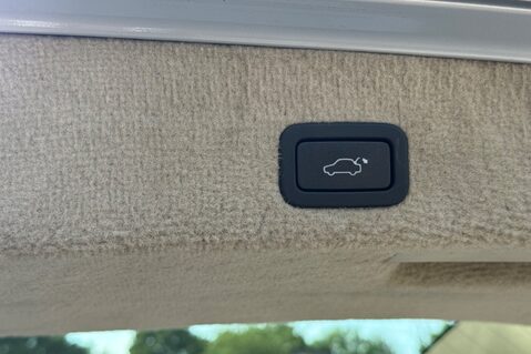 Volvo V70 D5 SE LUX - BLIS - FAMILY PACK - LDW - 8 SERVICES RECORDED 56