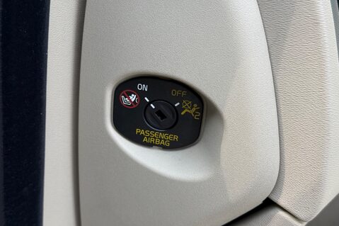 Volvo V70 D5 SE LUX - BLIS - FAMILY PACK - LDW - 8 SERVICES RECORDED 60