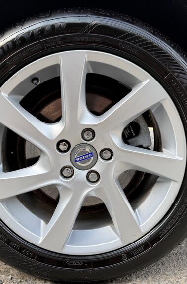 Volvo V70 D5 SE LUX - BLIS - FAMILY PACK - LDW - 8 SERVICES RECORDED 