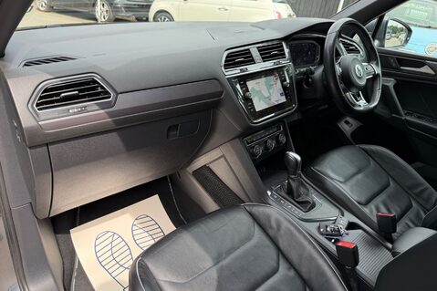 Volkswagen Tiguan Allspace R-LINE TECH TDI DSG - FULL LEATHER INTERIOR - 7 SEATER  23