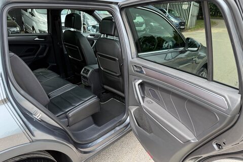 Volkswagen Tiguan Allspace R-LINE TECH TDI DSG - FULL LEATHER INTERIOR - 7 SEATER  32