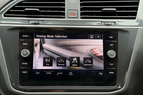 Volkswagen Tiguan Allspace R-LINE TECH TDI DSG - FULL LEATHER INTERIOR - 7 SEATER  53