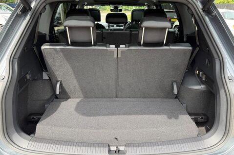 Volkswagen Tiguan Allspace R-LINE TECH TDI DSG - FULL LEATHER INTERIOR - 7 SEATER  63