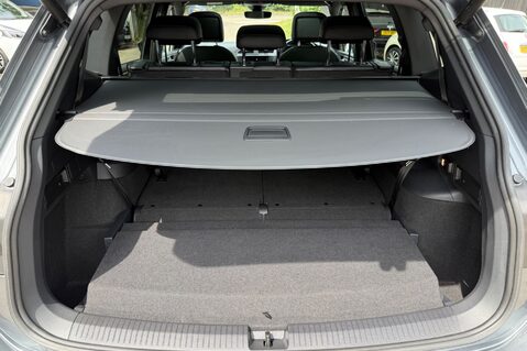 Volkswagen Tiguan Allspace R-LINE TECH TDI DSG - FULL LEATHER INTERIOR - 7 SEATER  65