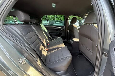 Volkswagen Golf R TSI DSG -2 OWNERS - DCC - APPLE CAR PLAY  24